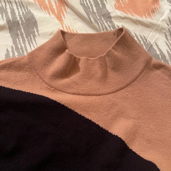 Color block sweater - Picture 3 of 8